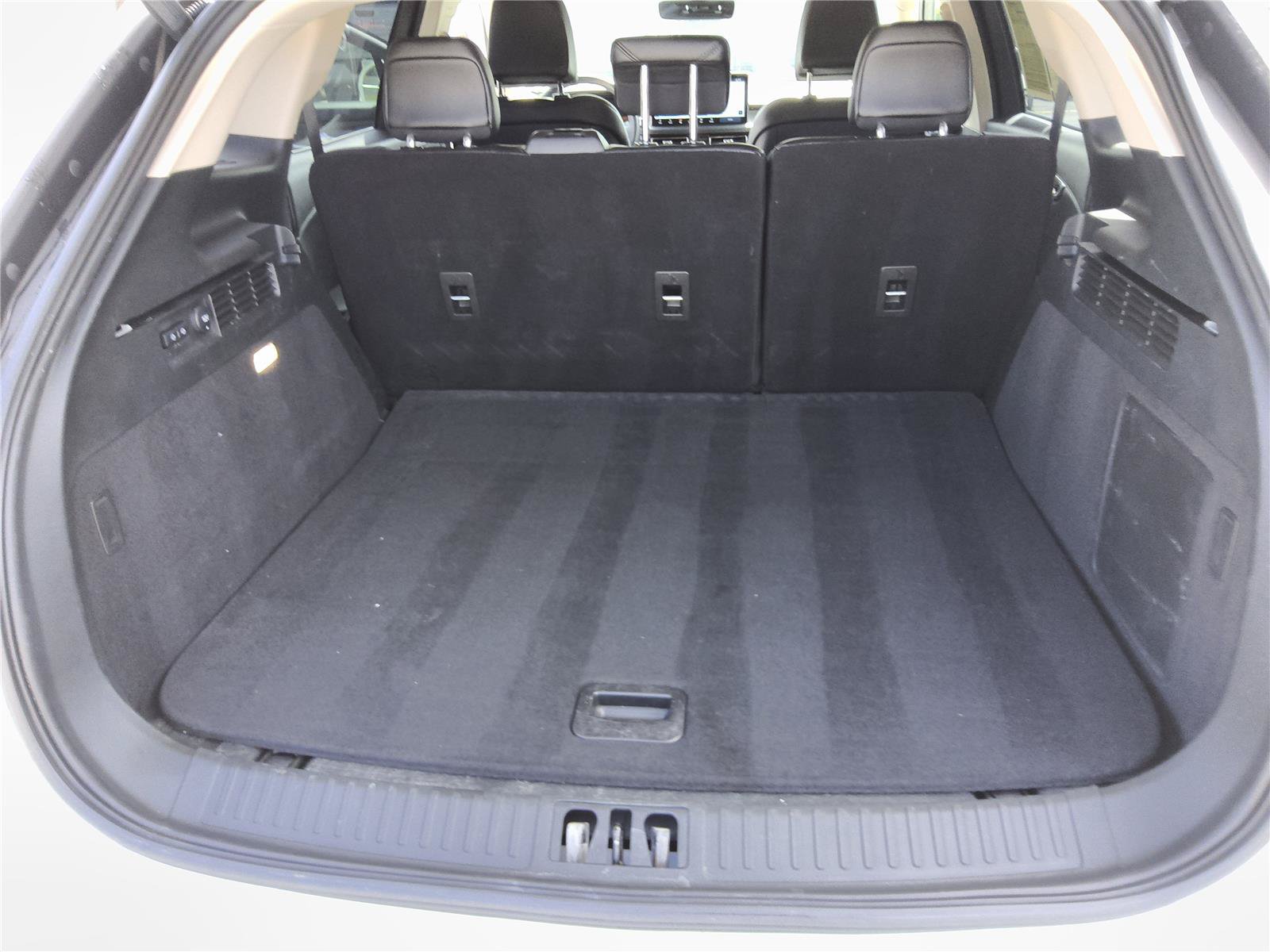 Used 2023 Lincoln Nautilus AWD w/ Premium Package image 18