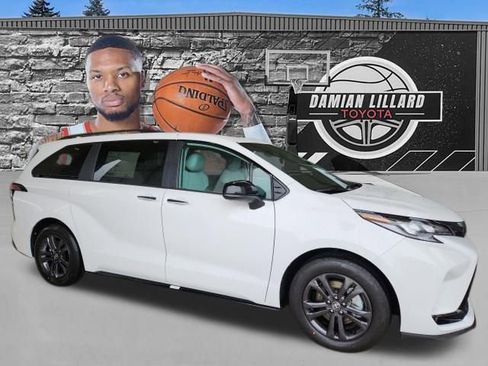 New 2026 Toyota Sienna XSE image 1