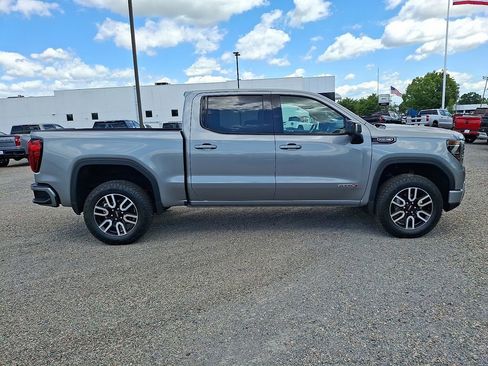 Used 2024 GMC Sierra 1500 AT4 w/ AT4 Preferred Package AWD/4WD image 10
