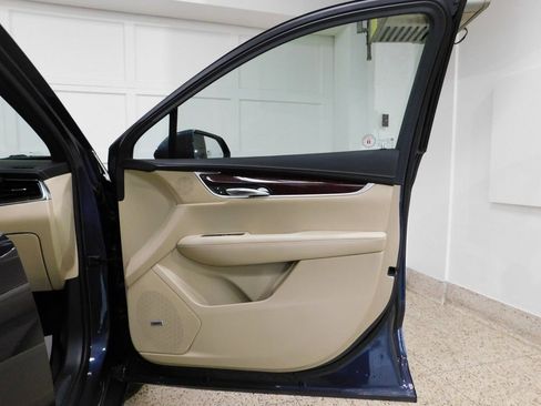 Used 2019 Cadillac XT5 Premium Luxury image 93