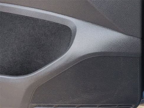 Used 2021 Volkswagen Golf 4-Door image 32