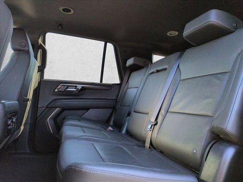 Used 2025 Chevrolet Tahoe LT AWD/4WD image 19