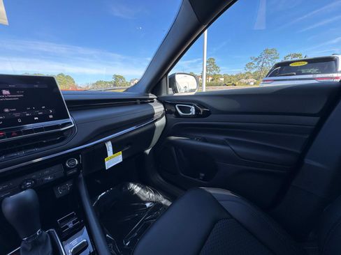New 2026 Jeep Compass Latitude AWD/4WD image 26