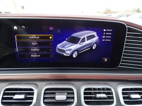 Used 2021 Mercedes-Benz Maybach GLS 600 4MATIC image 22