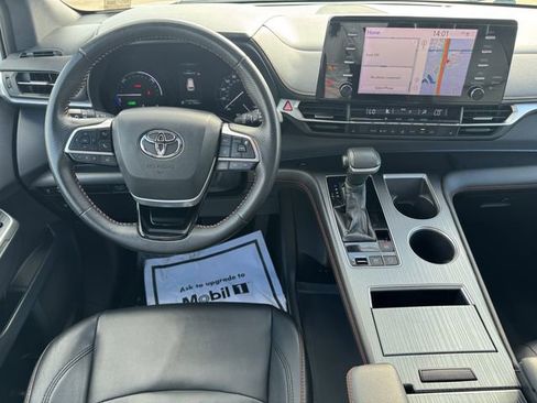 Used 2021 Toyota Sienna XSE image 10