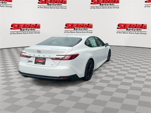 Used 2026 Toyota Camry SE image 10