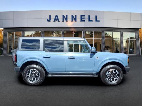 Used 2024 Ford Bronco Outer Banks AWD/4WD image 4