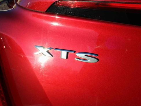 Used 2019 Cadillac XTS Luxury image 7