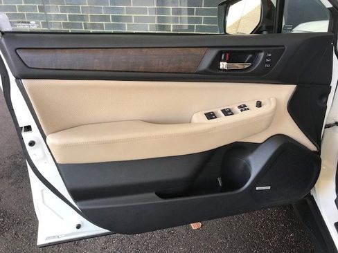 Used 2017 Subaru Outback 2.5i Limited image 16