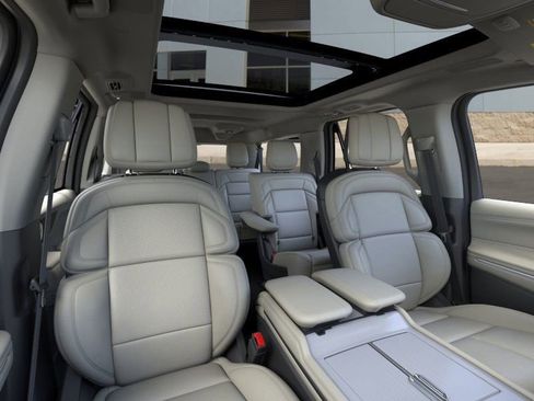 New 2025 Lincoln Navigator L Reserve image 10