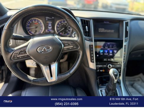 Used 2019 INFINITI Q60 3.0t Luxe w/ Essential Package image 17