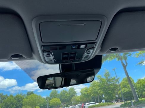 Used 2022 Honda Pilot Elite image 16