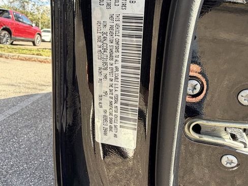 Used 2018 Jeep Compass Limited w/ Navigation Group image 28