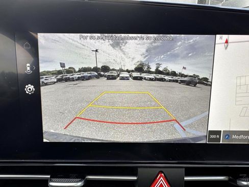 Used 2024 Hyundai Elantra SEL FWD image 21