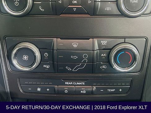 Used 2018 Ford Explorer XLT image 19