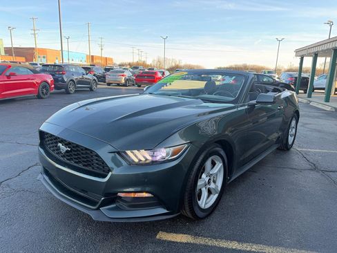 Used 2016 Ford Mustang Convertible image 7