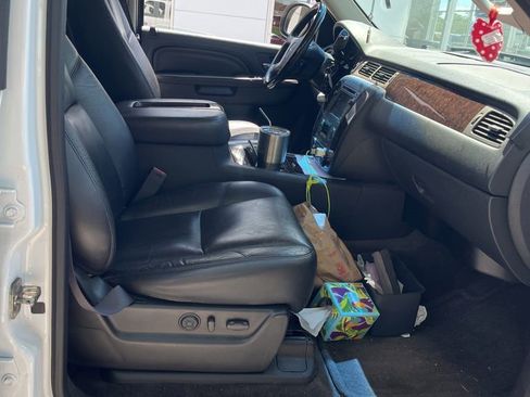 Used 2011 GMC Yukon Denali RWD image 22