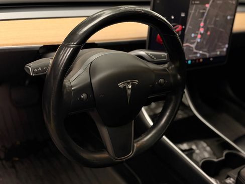 Used 2018 Tesla Model 3 Mid Range image 12