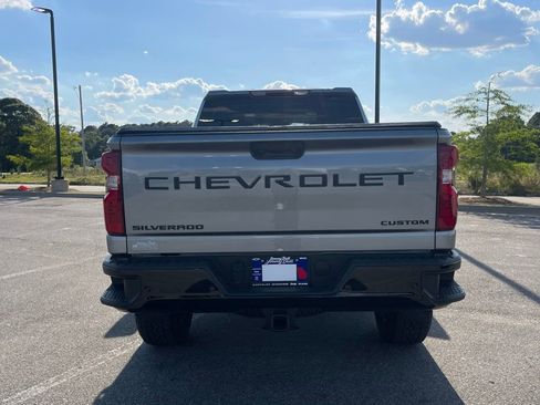 Used 2024 Chevrolet Silverado 2500 Custom w/ Custom Value Package AWD/4WD image 21