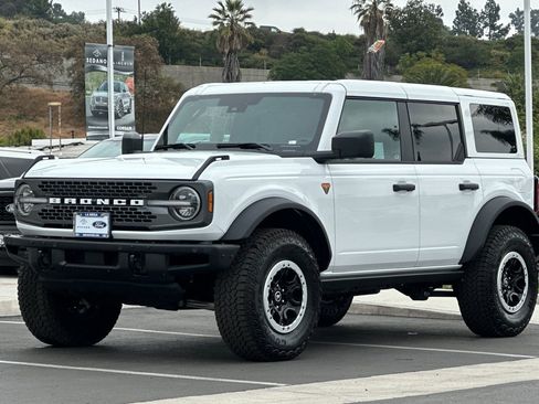 New 2026 Ford Bronco Badlands image 7