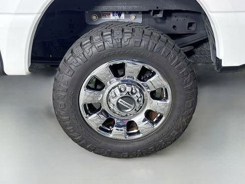 Used 2023 Ford F250 Lariat w/ Chrome Package image 35