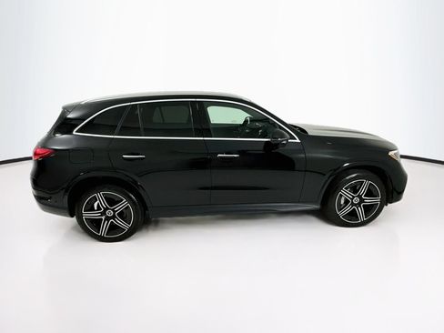 Used 2024 Mercedes-Benz GLC 300 4MATIC image 9