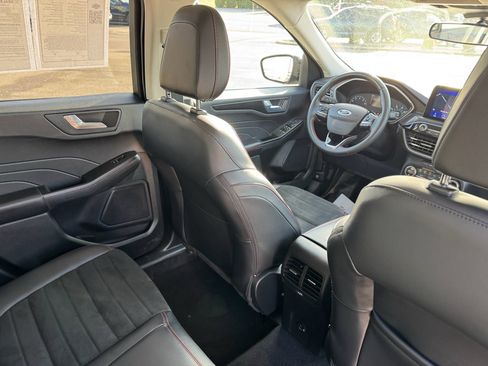 Used 2021 Ford Escape SEL w/ SEL Stealth AWD Package image 18