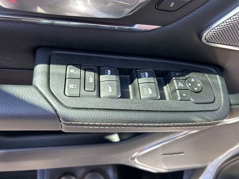 New 2026 RAM 1500 Laramie AWD/4WD image 18