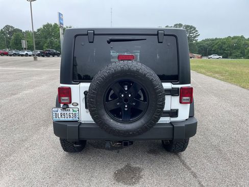 Used 2018 Jeep Wrangler Sport AWD/4WD image 4