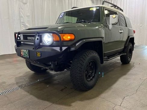 Used 2014 Toyota FJ Cruiser 4WD w/ Convenience Package image 21