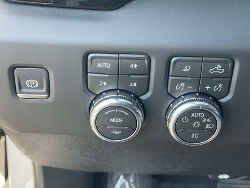 New 2026 GMC Sierra 2500 AT4 w/ AT4 Premium Plus Package image 18