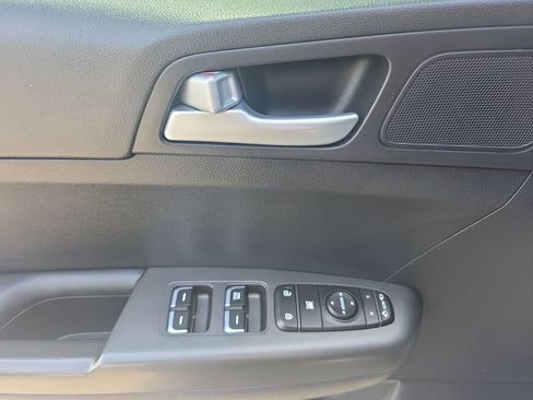 Used 2021 Kia Sportage LX w/ LX AWD Popular Package image 14