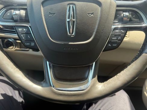 Used 2020 Lincoln Navigator Reserve w/ Luxury Package AWD/4WD image 22