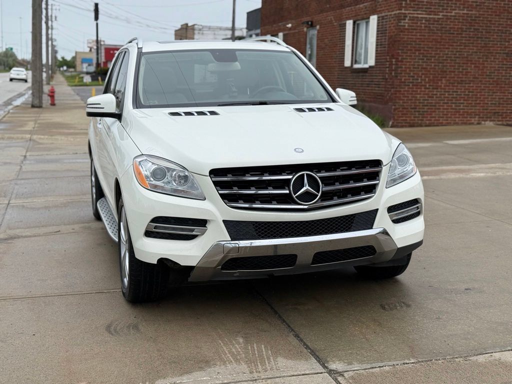 Used 2013 Mercedes-Benz ML 350 BlueTEC 4MATIC image 4