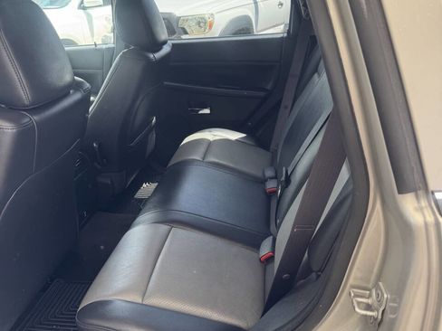 Used 2009 Jeep Grand Cherokee Laredo image 11