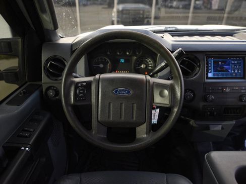Used 2013 Ford F250 XL w/ XL Value Pkg image 18