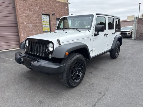 Used 2015 Jeep Wrangler Unlimited Sport image 3
