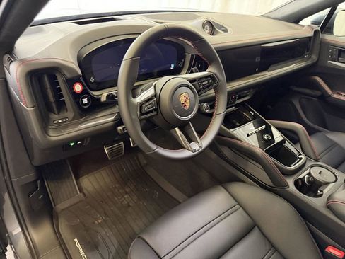 New 2026 Porsche Cayenne GTS AWD/4WD image 4