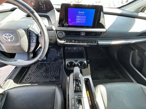 Used 2023 Toyota Prius XLE image 18