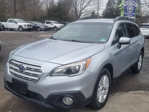 Used 2016 Subaru Outback 2.5i Premium image 4