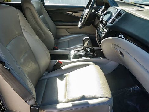 Used 2018 Honda Ridgeline RTL-E image 19