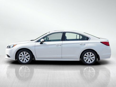 Used 2017 Subaru Legacy 2.5i Premium w/ Moonroof Package AWD/4WD image 2