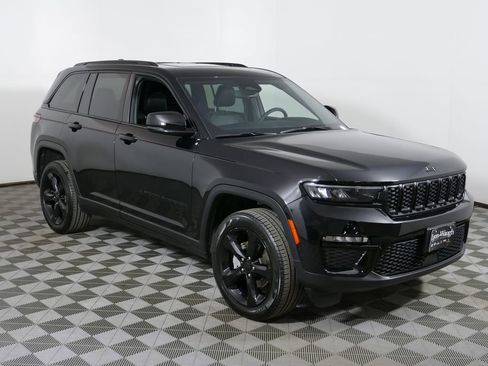 Used 2024 Jeep Grand Cherokee Limited w/ Black Appearance Package AWD/4WD image 1