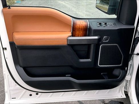 Used 2017 Ford F150 Limited image 24