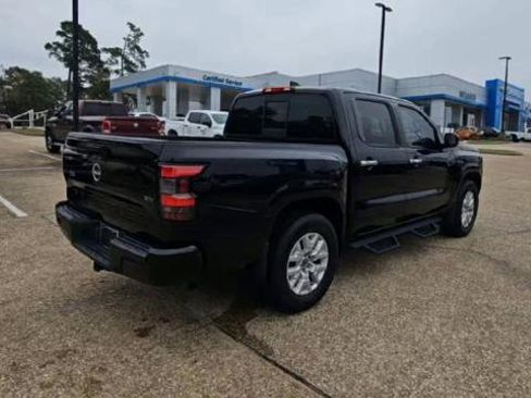 Used 2022 Nissan Frontier SV image 8