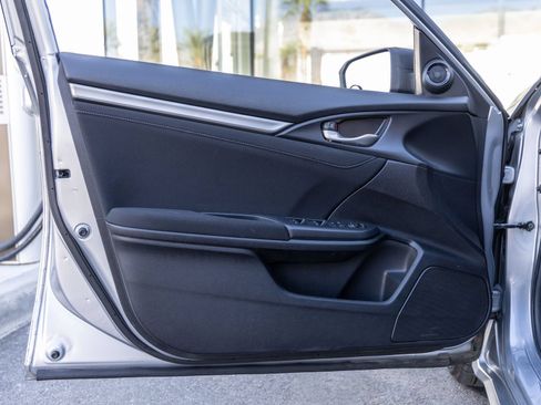 Used 2018 Honda Civic EX image 8