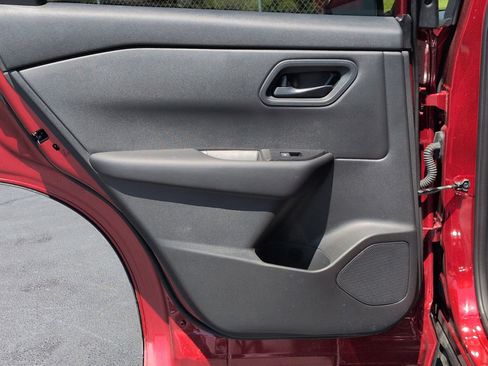 Certified 2025 Nissan Rogue S FWD image 28