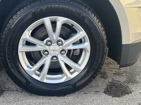 Used 2016 Chevrolet Equinox LT image 2