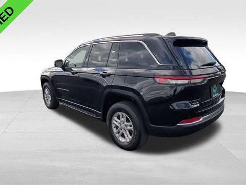 Used 2023 Jeep Grand Cherokee Laredo AWD/4WD image 7