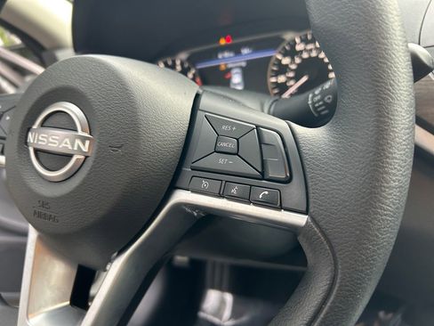 Used 2025 Nissan Altima 2.5 SV FWD image 18